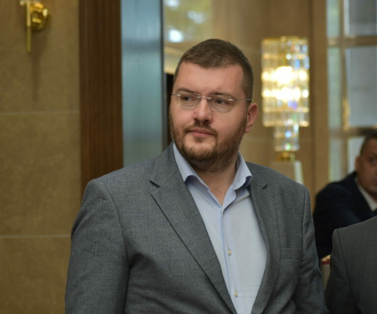 Koprivica: Nekoliko kapi farbe ne može uprljati Bečićevu ljudsku i profesionalnu čistinu