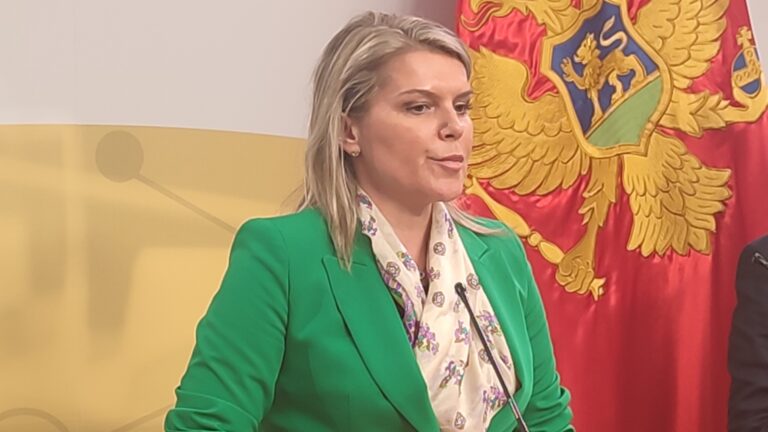 Vuksanović Stanković pisala Abazoviću: Predložite skraćenje mandata Skupštini