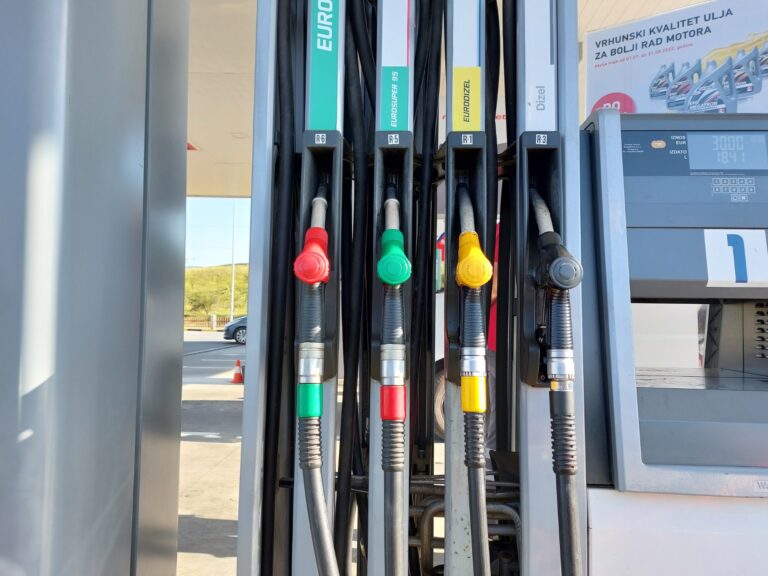 Od ponoći nove cijene goriva