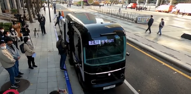 Seulom počeli da saobraćaju autobusi bez vozača