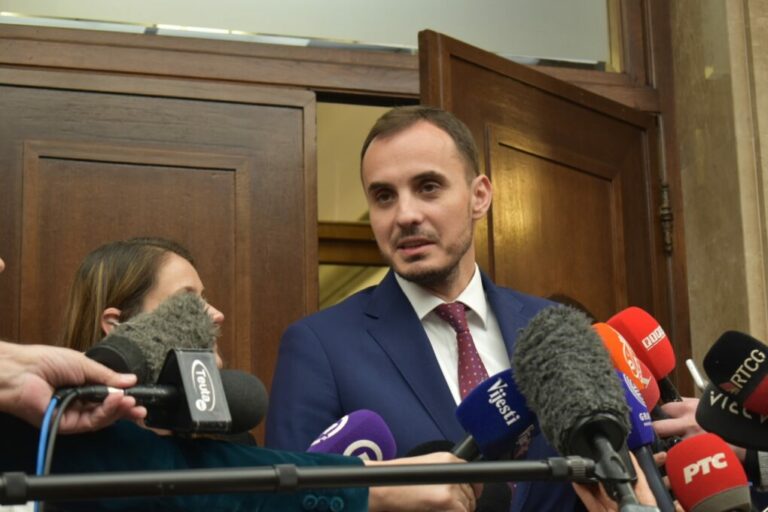 KONATAR: „Povećati zarade do 45 % za poreske i inspektore u borbi protiv sive ekonomije“