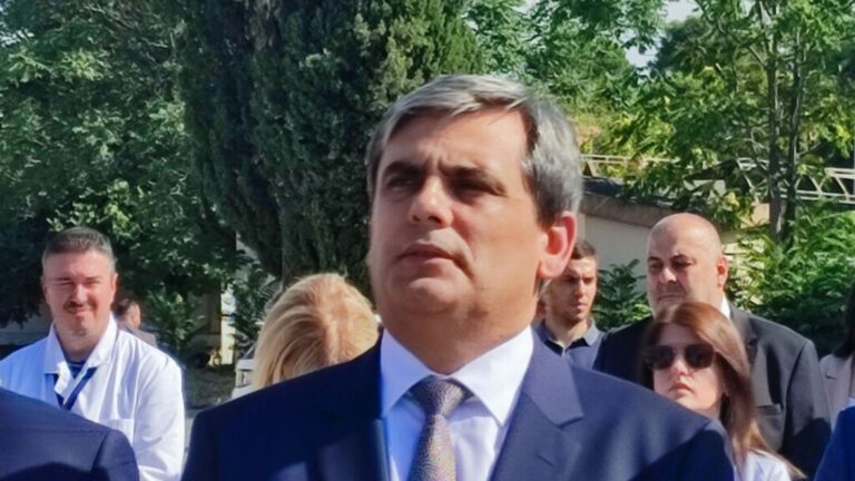 IBRAHIMOVIĆ: „Crna Gora u ozbiljnoj političkoj i institucionalnoj krizi“