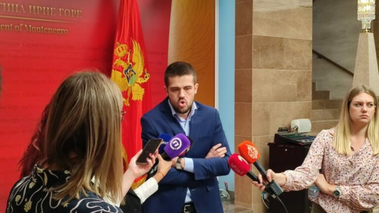 Nikolić: Talačka kriza u opštini Budva uz asistenciju sektora bezbjednosti, na pragu smo vanrednog stanja