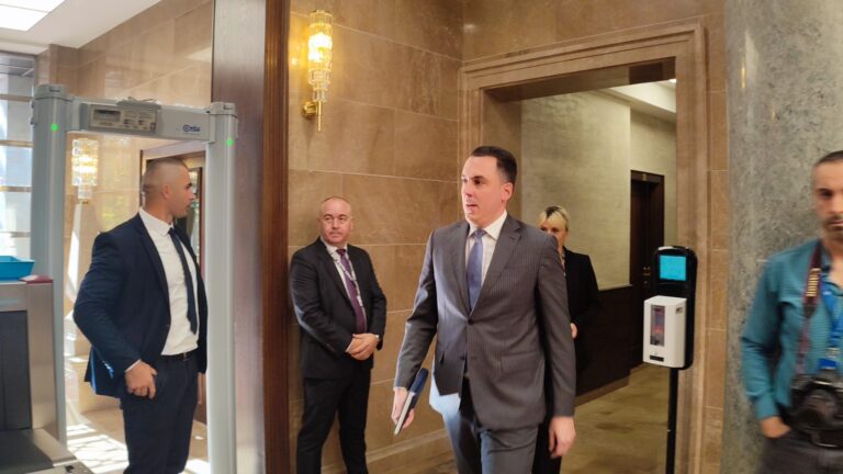 Pokret Evropa sad: Vuković se ruga Raduloviću, tražimo izvinjenje