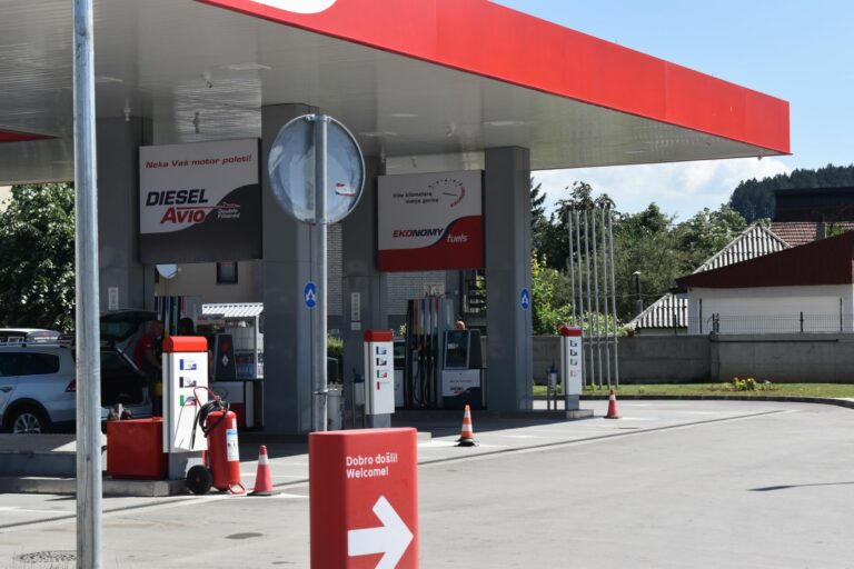 Sve vrste goriva od ponoći jeftinije