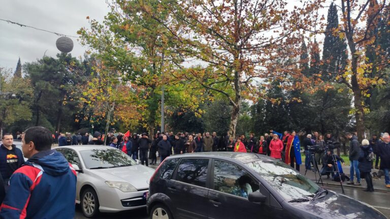 PROTEST „IMA NAS“: „Nećemo dozvoliti urušavanje ustavnog poretka“