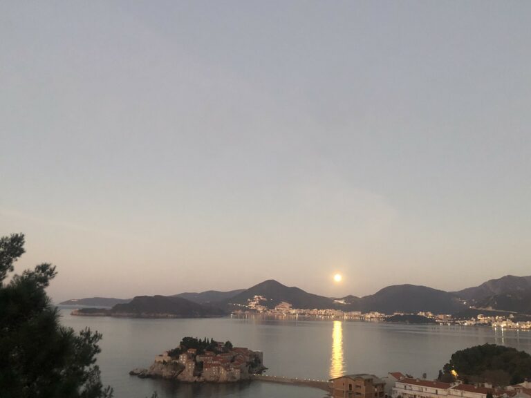 Abazović: Luka nakon dvije decenije vraćena Budvi