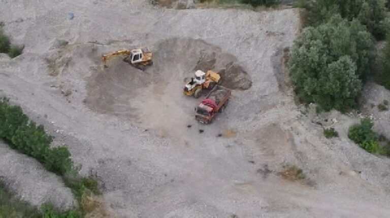 POLICIJA REAGOVALA: Inspektori zapečatili asfaltnu bazu „Tehnoputa“, radnici nastavili proizvodnju