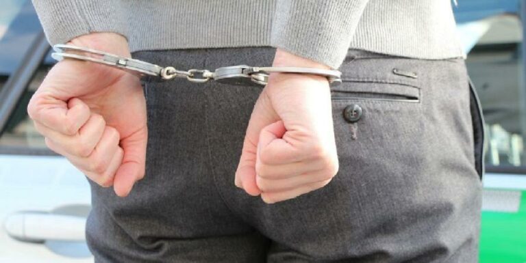 Uhapšen mladić u Boru zbog nošenja replike pištolja