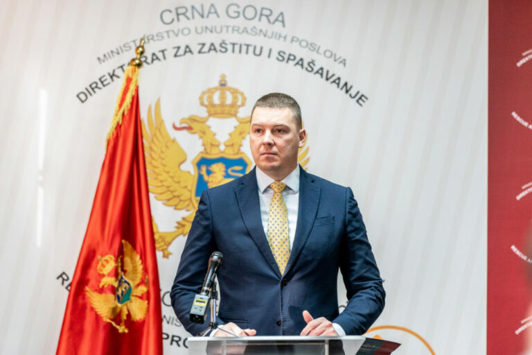 FILIP ADžIĆ: Za pet dana vraćeno stotinak komada oružja