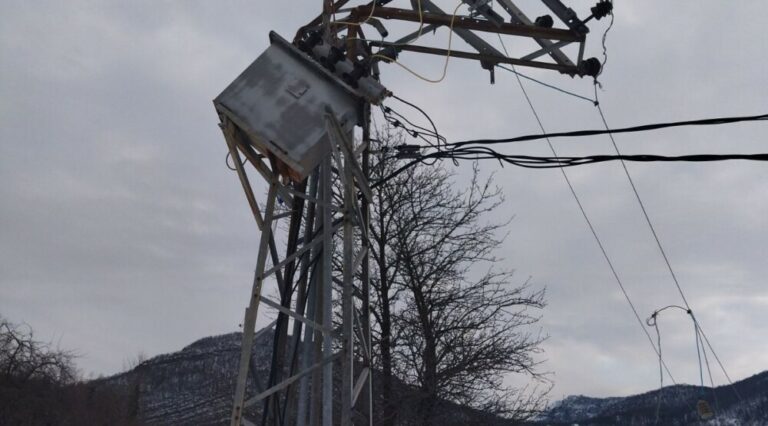 CEDIS upozorio: Zbog olujnog nevremena mogući nestanci struje