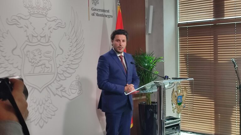 ABAZOVIĆ PORUČIO: Prihvatljivi su nam svi građanski kandidati