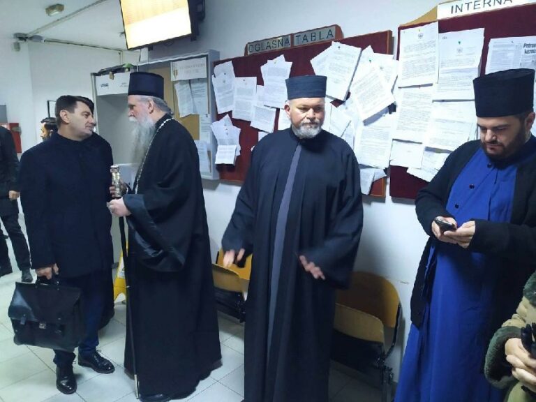 Mitropolit Joanikije i osmorica sveštenika oslobođeni optužbi!