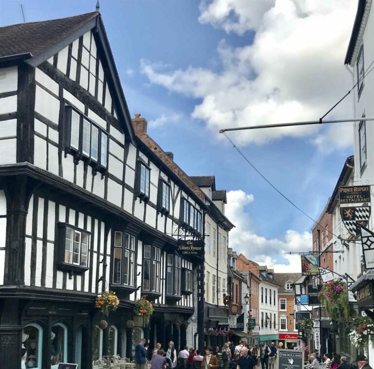 Velika Britanija: Doživotni zatvor za medicinsku sestru zbog ubistva sedam novorođenčadi