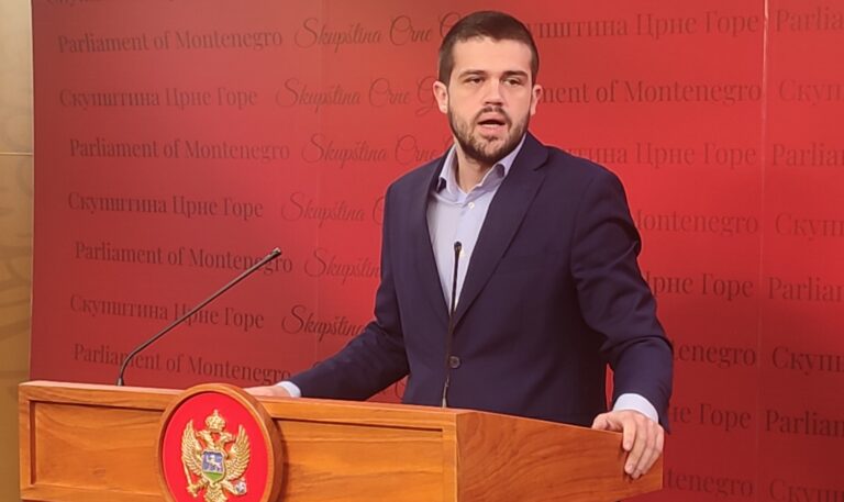 Nikolić: Osuđujemo incident na Cetinju, apelujemo na smirivanje strasti