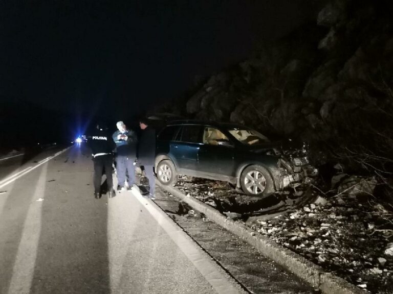 Nezgoda na putu Nikšić-Podgorica, povrijeđeno više osoba