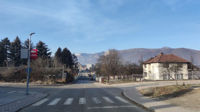 AMSCG: Putevi suvi, oprezno zbog odrona