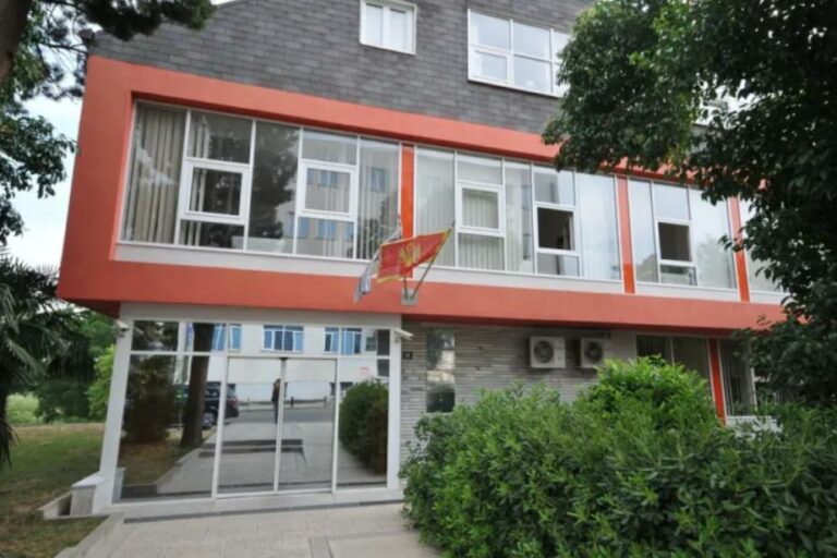 U trci za direktora Uprave prihoda i carina sedam kandidata