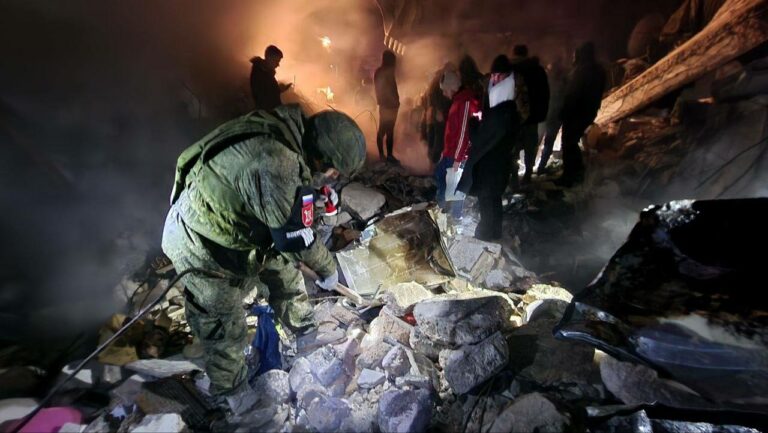 VIDEO – Turska: Beba stara 10 dana izvučena živa iz ruševina