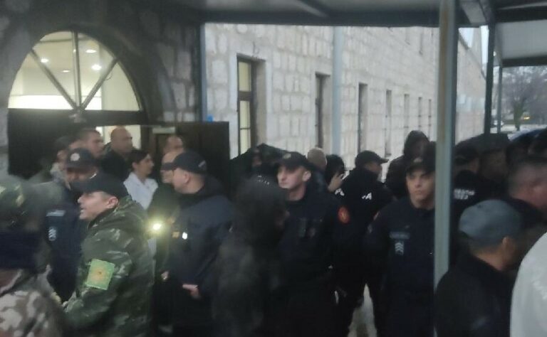 (VIDEO)Protest na Cetinju zbog održavanja tribine Jakova Milatovića