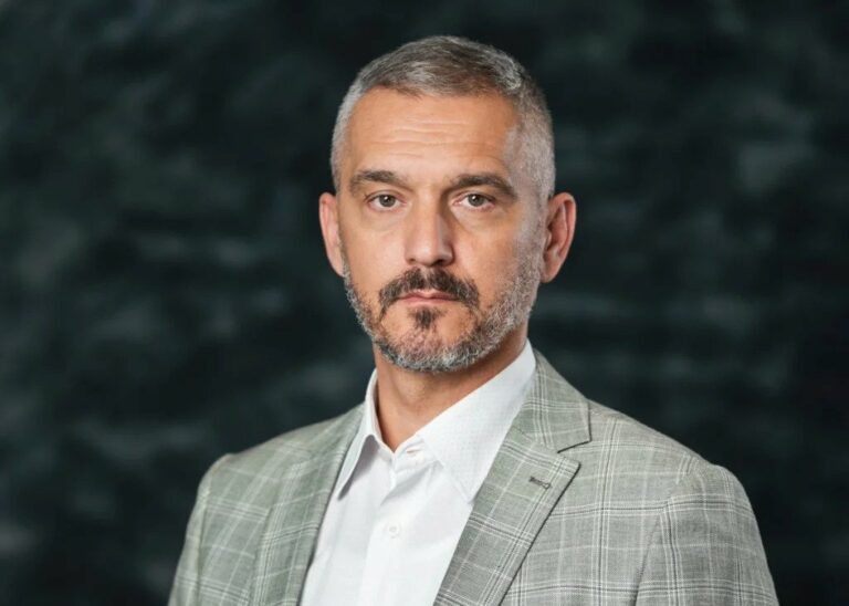 Vlada smijenila Brđanina, Terzić novi v.d. direktora policije