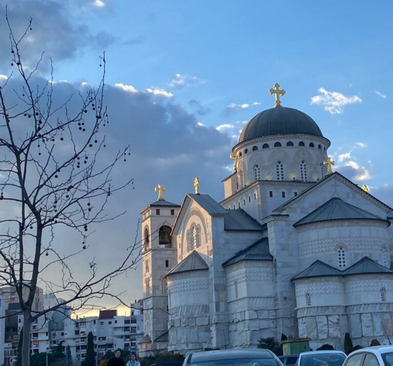 MITROPOLIJA CRNOGORSKO PRIMORSKA: Građani da iskoriste svoje biračko pravo, ne dozvolimo da se Crna Gora ni za jotu vrati unazad