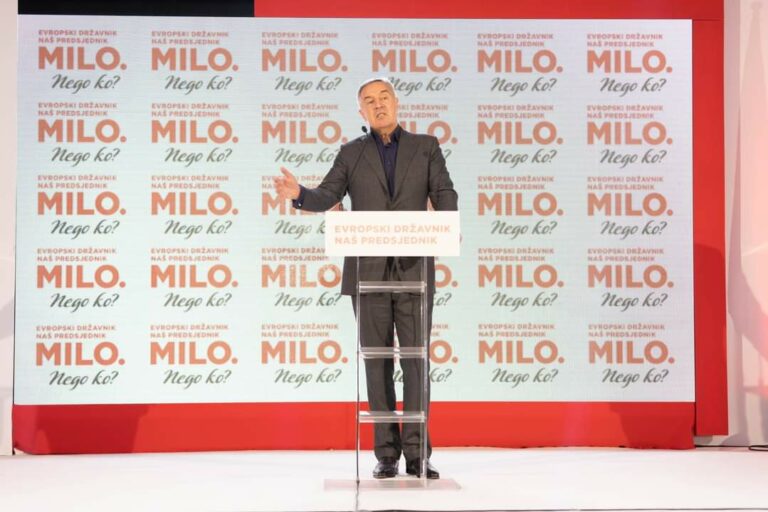 Đukanović: Prihvatam Mandićev poziv na duel