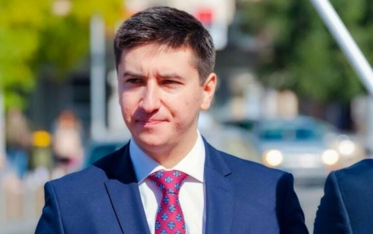 Dajković: Abazović se krvavo bori protiv mafije, zaslužuje podršku