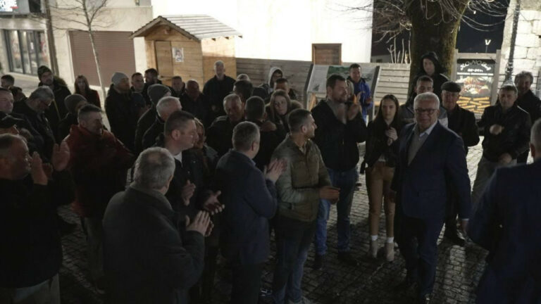 Mandić: Predsjednički izbori poslednja bitka protiv kriminalizovanog režima Đukanovića