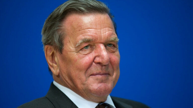 ODLUKA NjEMAČKOG SPD-A: Odbijeno isključenje Šredera iz stranke zbog veza sa Rusijom