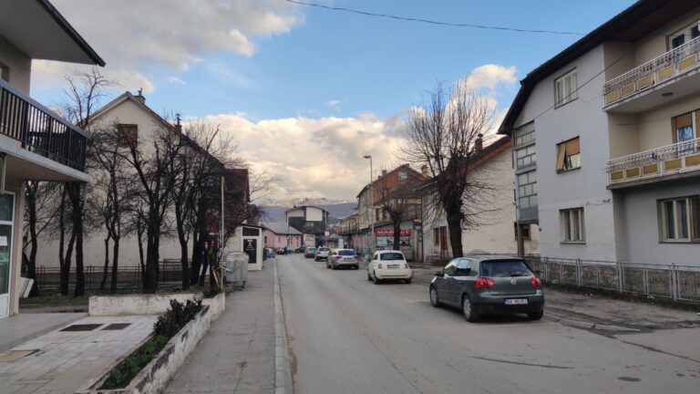 AMSCG: Putevi suvi, mogući sitni odroni