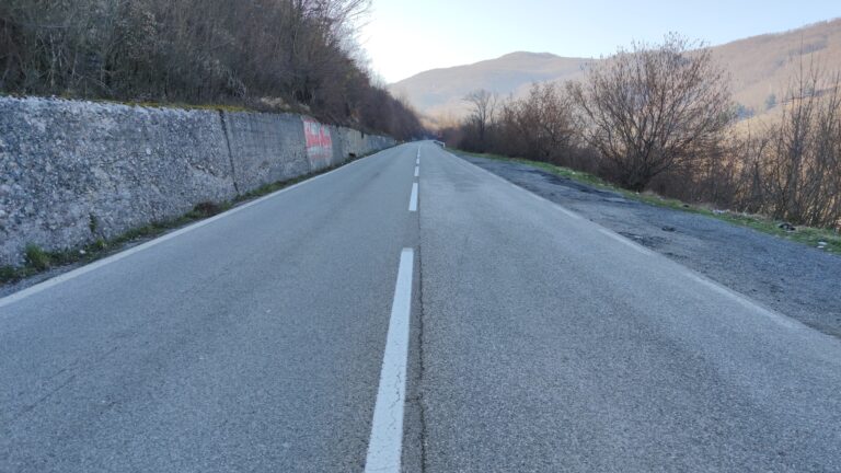 Stanje na putevima: Kolovozi suvi, na sjeveru poledica