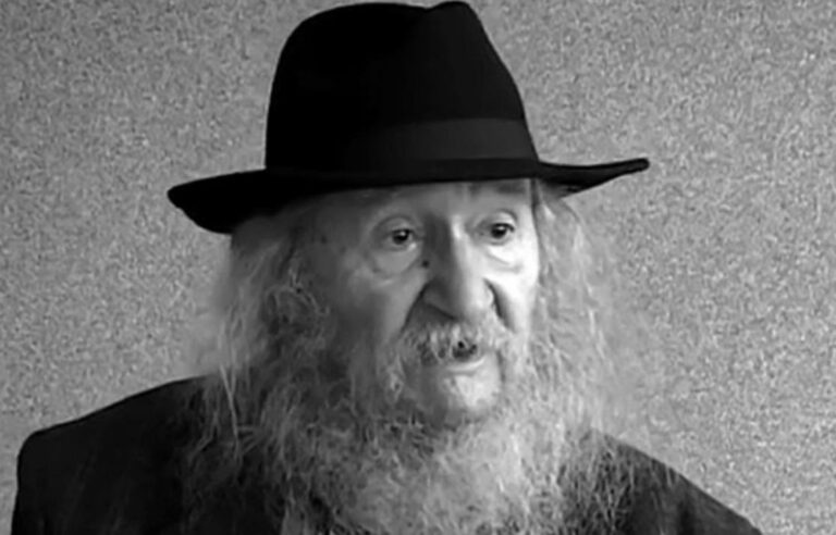 Misao dana: „Patuljak koji se popne na planinu i dalje ostaje patuljak.“ – Raša Popov