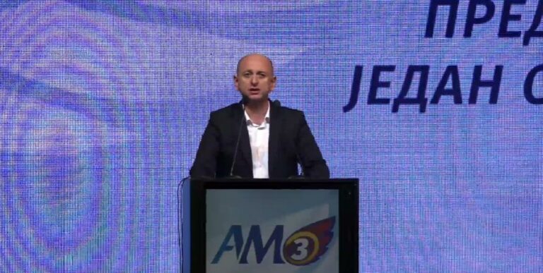 Knežević: Milija mi je i rupica na bradi Zdravka Krivokapića od Mila Đukanovića, ali je problem što je nekima milija Milova obrva od DF-a