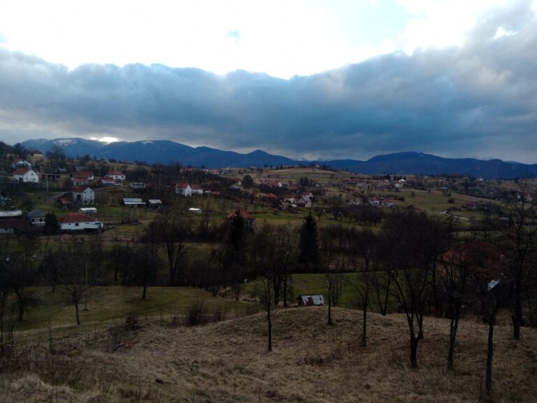 Sjutra promjenljivo oblačno sa sunčanim intervalima