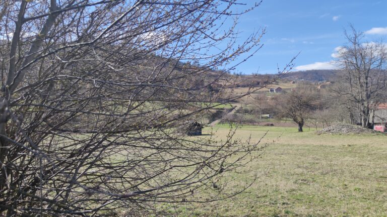 Sunčano, poslijepodne umjereno oblačno