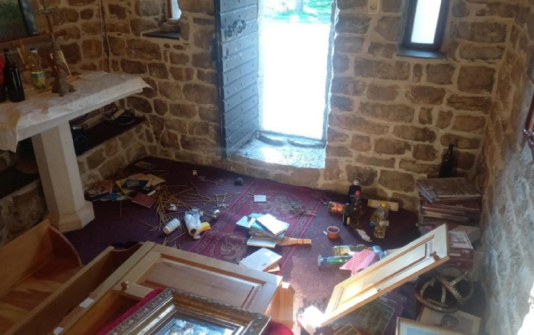 Oskrnavljena crkva svete Petke u Sutomoru