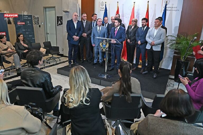 Abazović: Prvi put u istoriji imaćemo kliničke centre van Podgorice