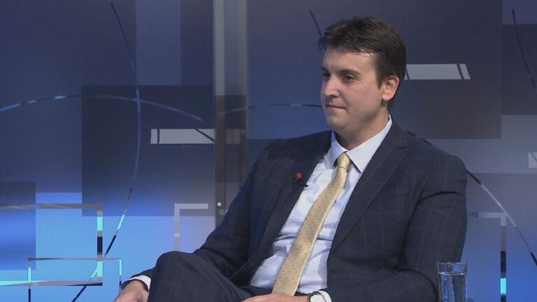 Milović objavio fotografiju Abazovića i Šukovića: Čovjek sa tri poslanika spreman da izazove haos da bi sačuvao fotelju