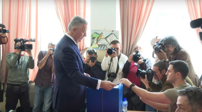 Glasao Milo Đukanović