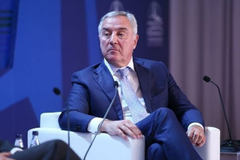 Ne zna se ko je Đukanoviću poklonio dva „audija“, ASK pokrenula postupak