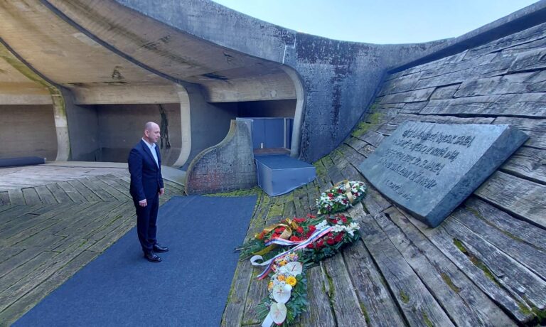 KNEŽEVIĆ POSJETIO JASENOVAC