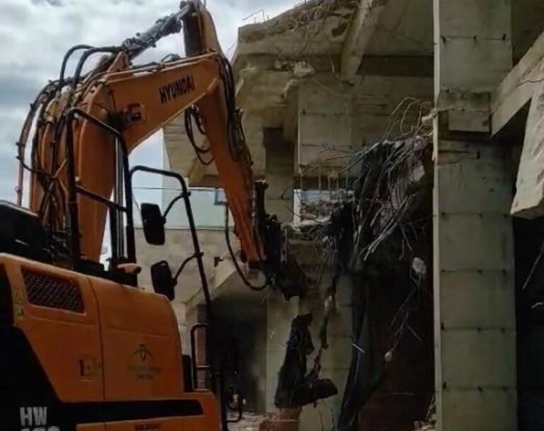 Nastavljaju se aktivnosti rušenja objekata