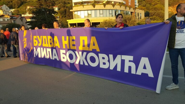 Protest u Budvi zbog hapšenja Božovića; Jovanović: Nećemo odustati