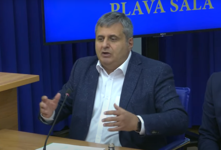 Radunović: Abazović da odgovori zašto je Vlada podržala prijem Kosova u Savjet Evrope