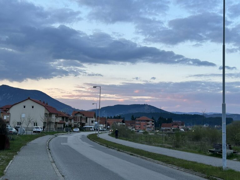 AMSCG: Oprezno zbog mokrih puteva