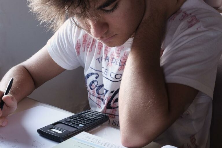 Odloženo eksterno testiranje iz matematike, đaci unaprijed imali testove