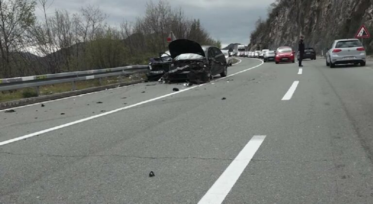 Zaposleni iz Doma starih spasili povrijeđenu trudnicu i njenu ćerku u udesu kod Cetinja