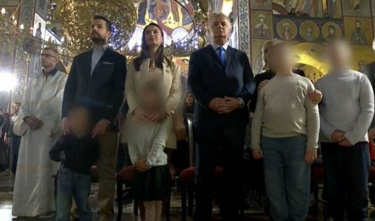 Milatović i Borovinić Bojović na vaskršnjoj liturgiji u Hramu Hristovog vaskrsenja