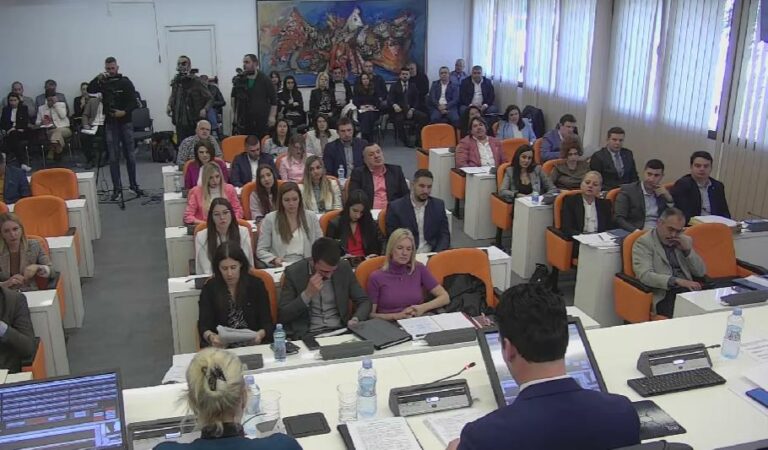 (UŽIVO) SO Budva: Odbornici raspravljaju o peticiji za omogućavanje Božoviću da upravlja Opštinom
